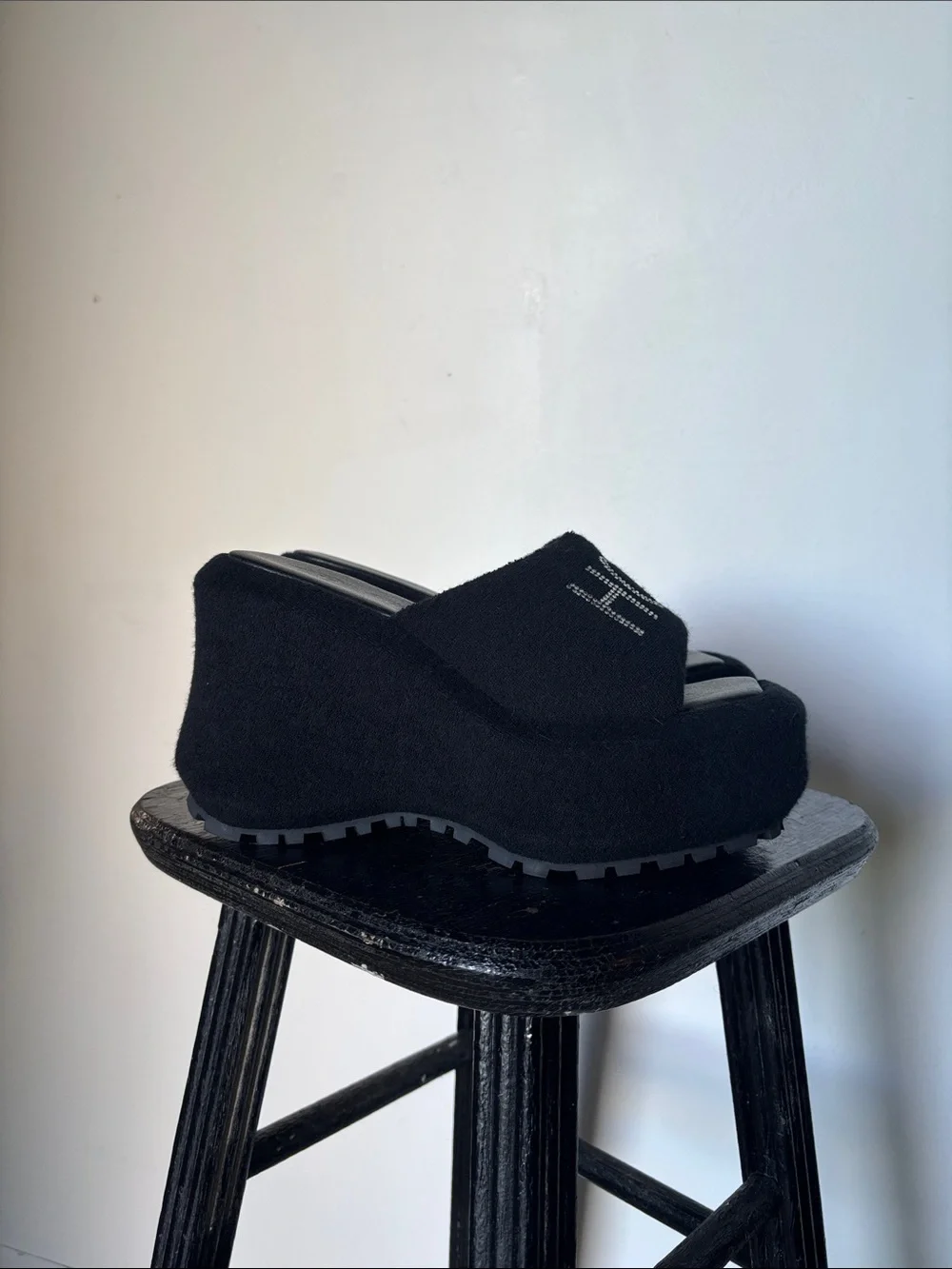 Dolls Kill Poster Grl “THAT'S MY NAME”Platform Slides Size 6 NWOB